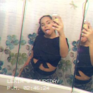 Meet your Posher, Alexia